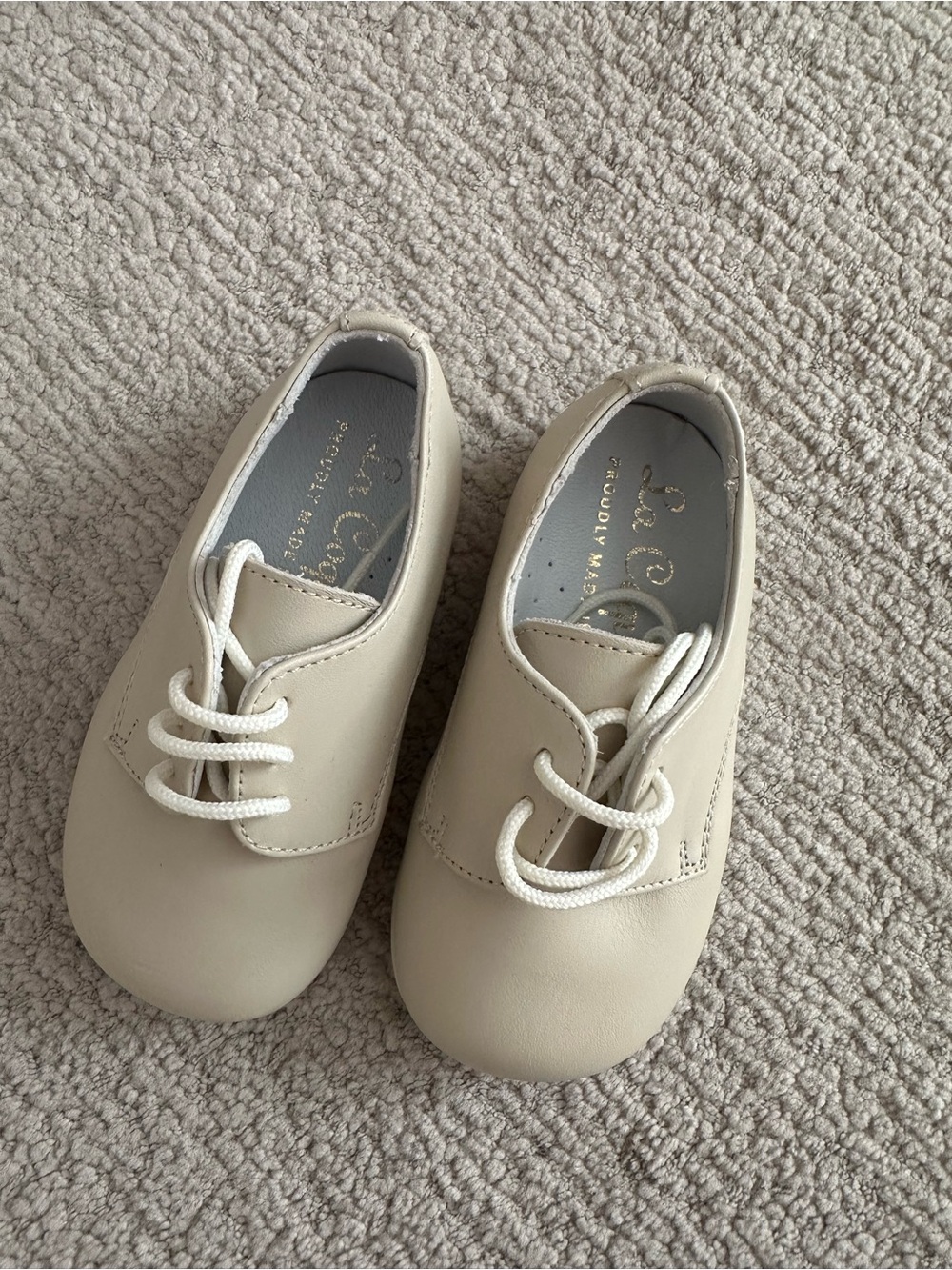 La Coqueta Lace-Up Shoes in Cream